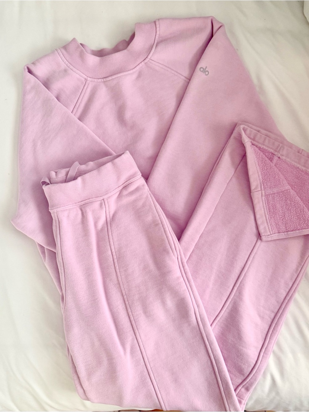 Alo Yoga Pink Crewneck Sweatshirt & Sweatpants Set